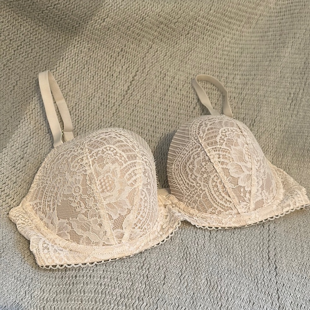 Victoria’s Secret Dream Angels Bra, 34DD, lined Demi, white/ivory